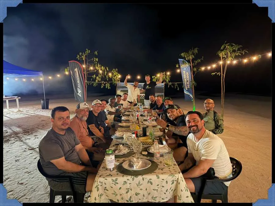 Noite de luau no barco hotel durante a pescaria em Barcelos